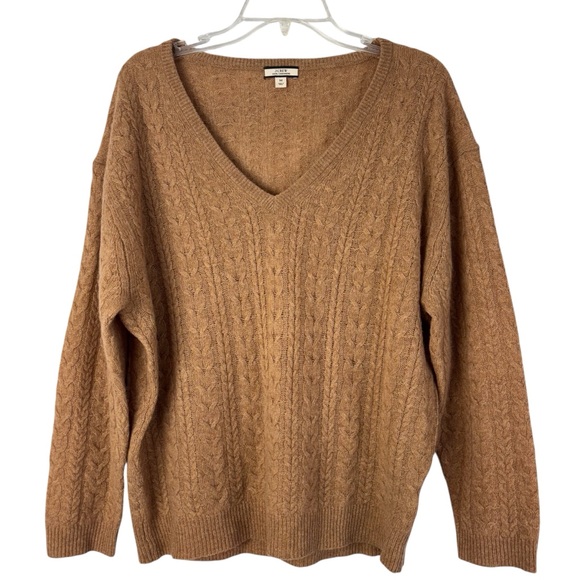 J. Crew Camel Cable Knit V Neck Cashmere Sweater Size Medium - Picture 3 of 8